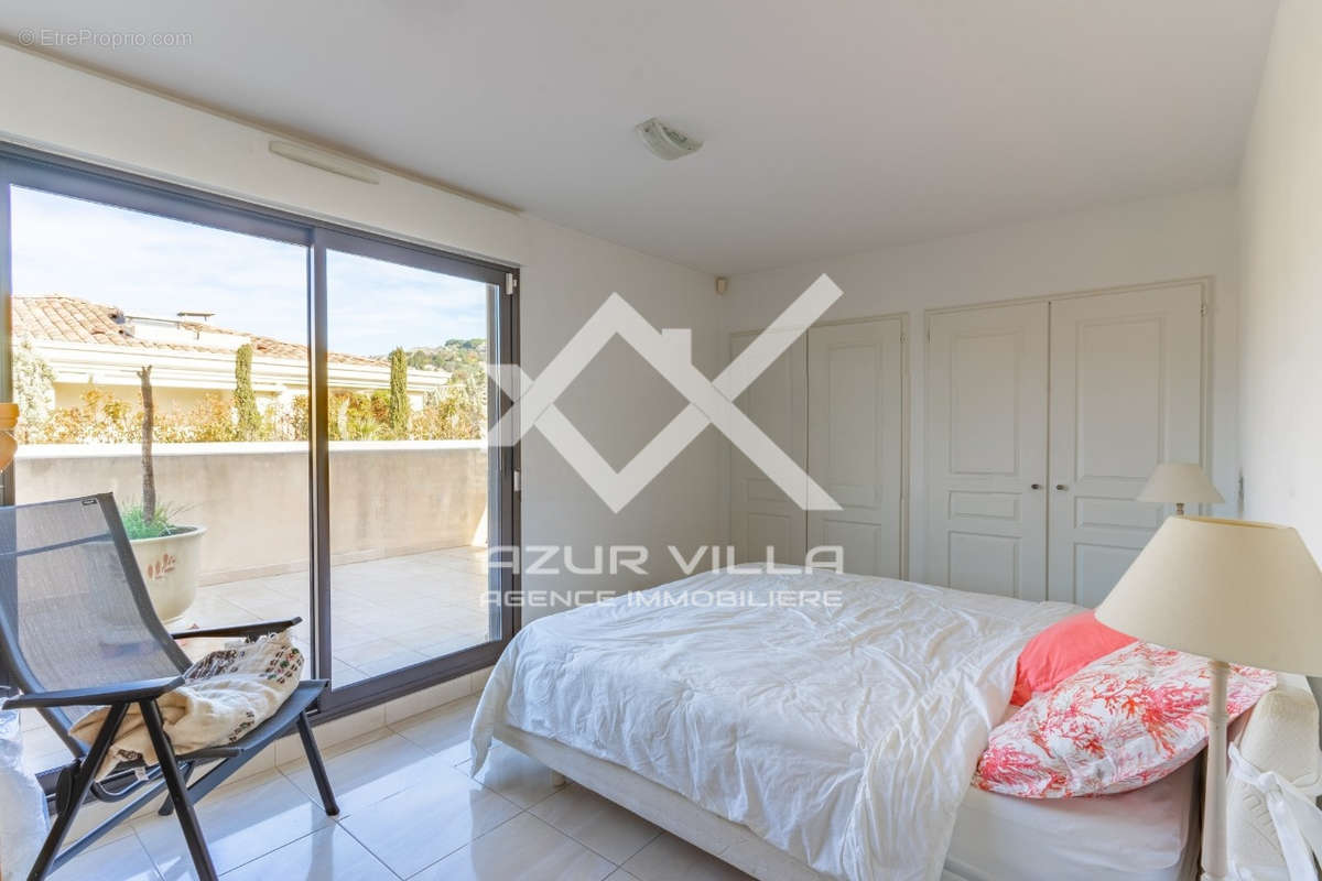 Appartement à HYERES