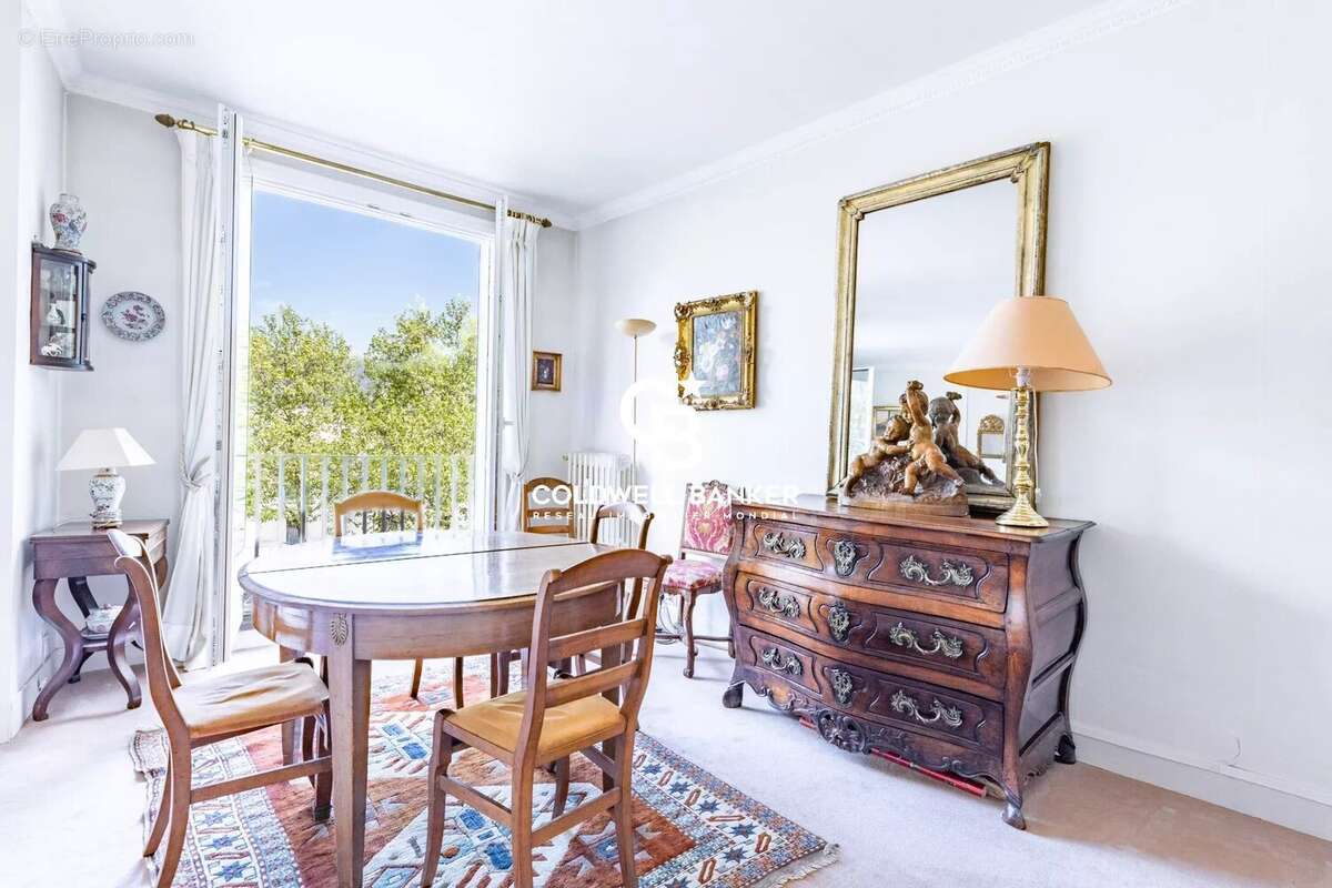 Appartement à PARIS-7E