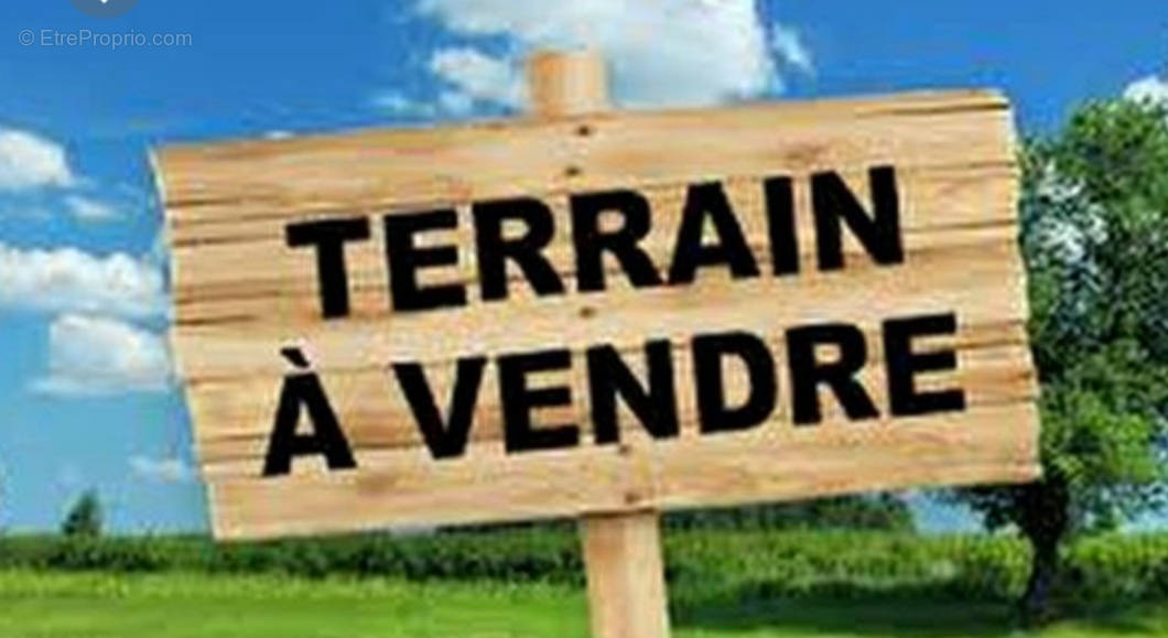 Terrain à SAINT-NICOLAS-DE-PORT