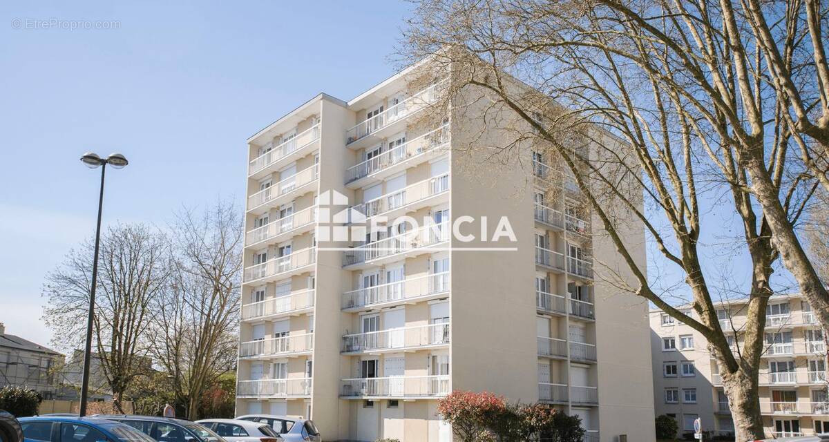 Appartement à FLEURY-LES-AUBRAIS