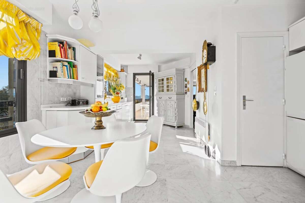 Appartement à LE CANNET