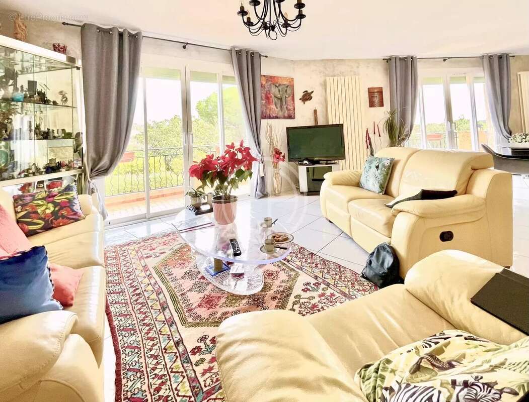 Maison à MOUGINS