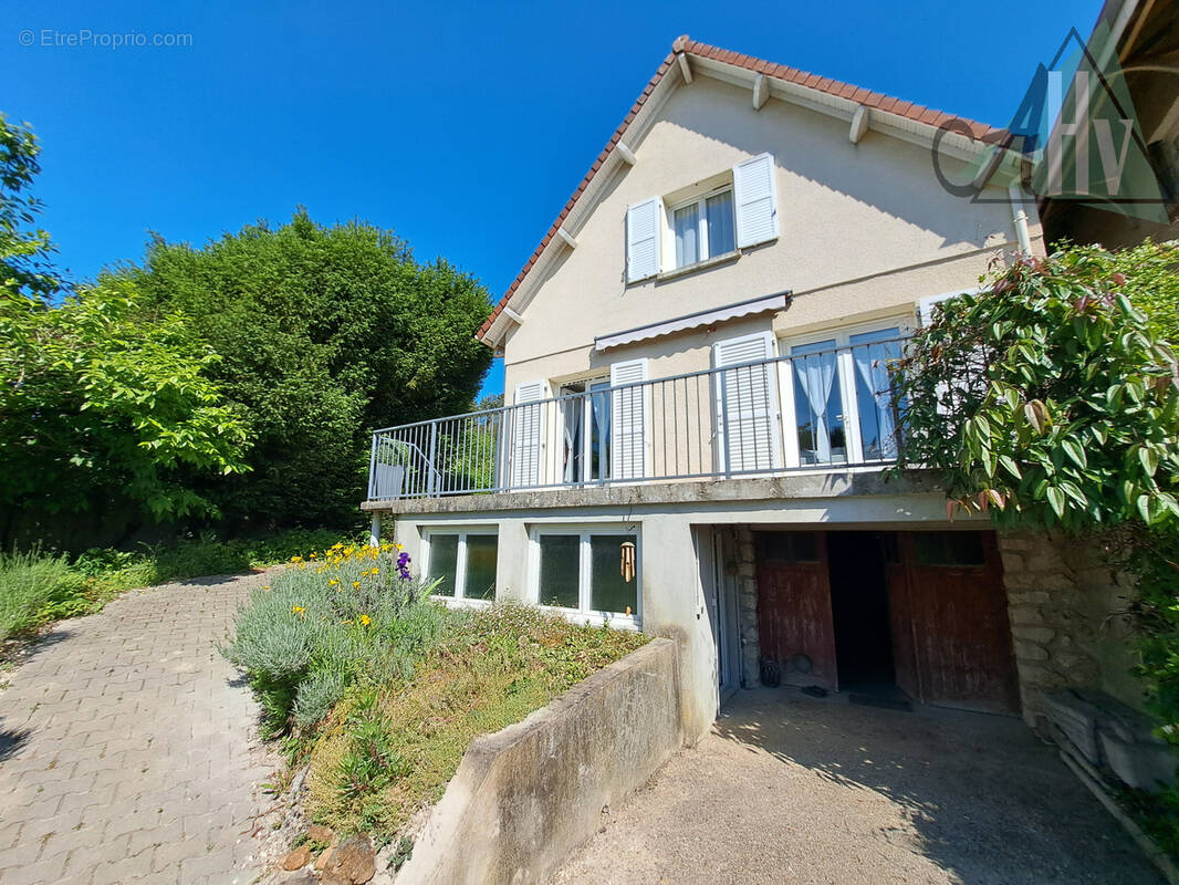 Maison à PONT-SUR-YONNE