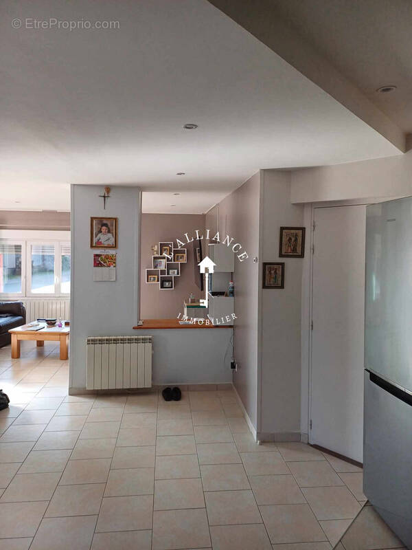 PIÈCE DE VIE - Appartement à CROIX-EN-TERNOIS