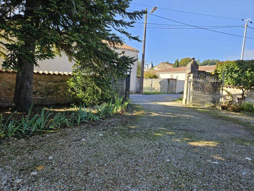 Maison à BOURG-CHARENTE