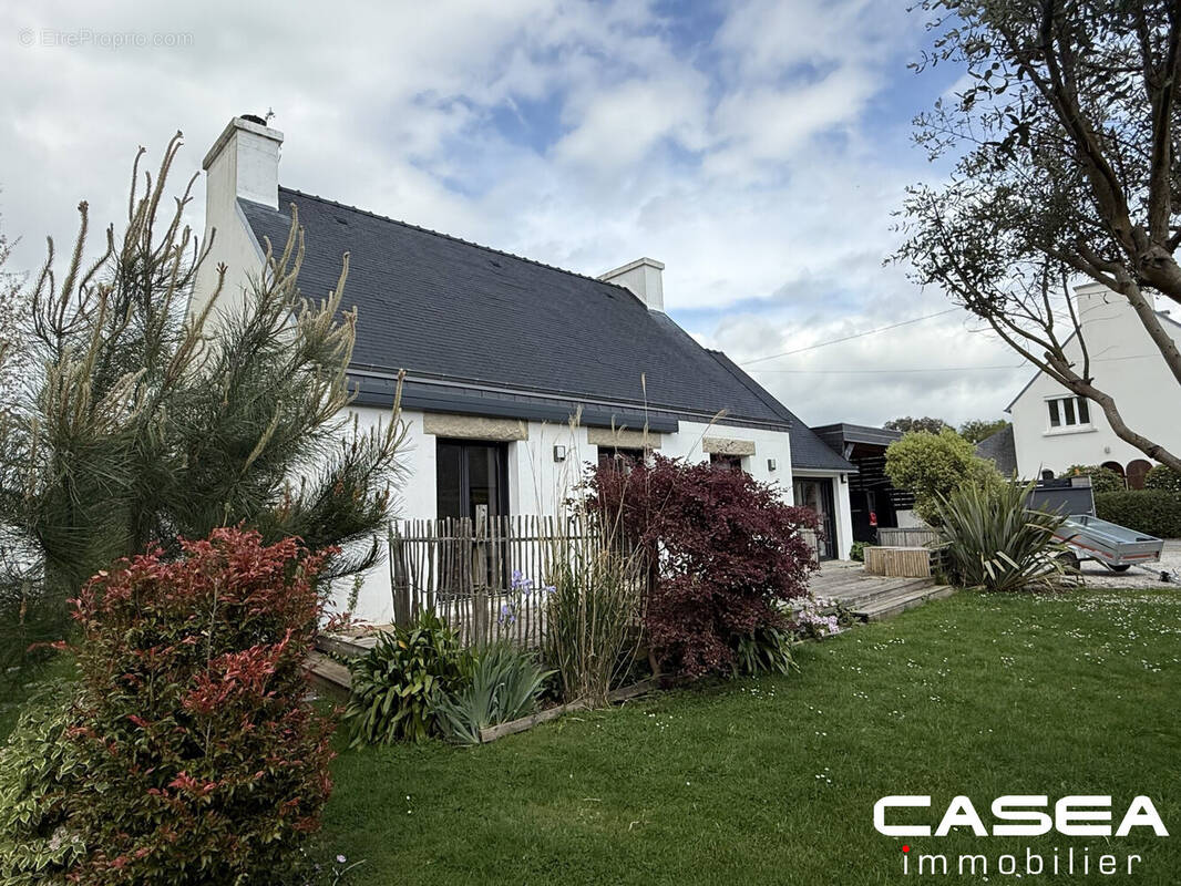 Maison à COMBRIT