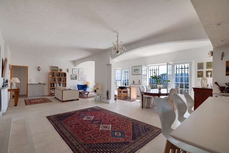 Maison à FREJUS