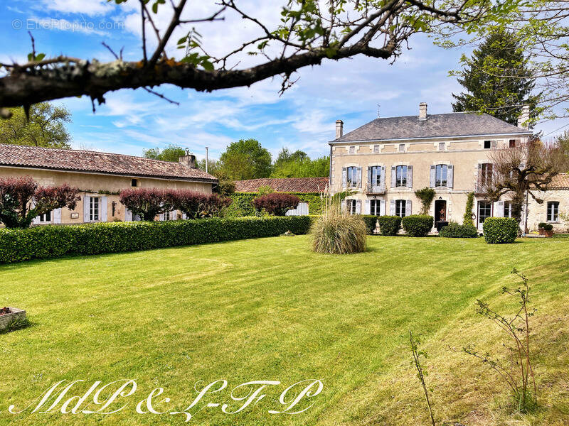 Maison à MONTGUYON