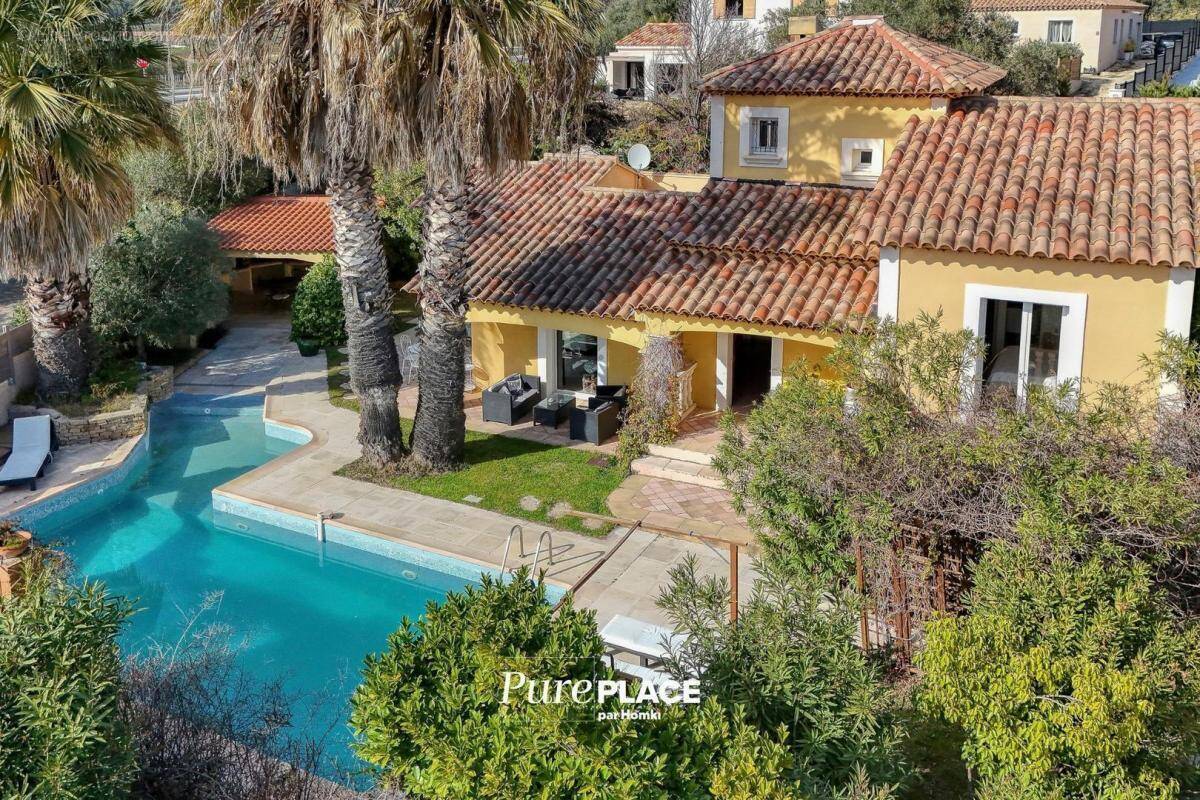 Maison à LE CASTELLET