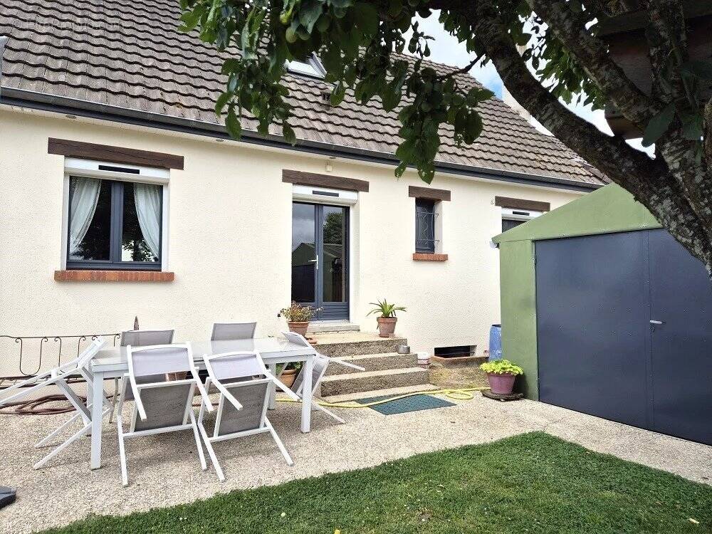 Maison à BELLEGARDE