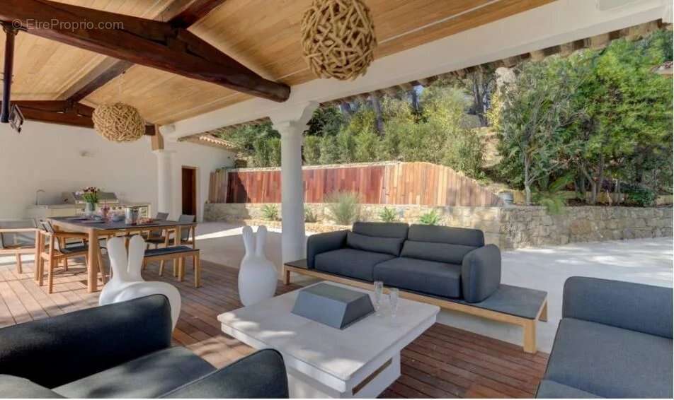 Maison à MOUGINS
