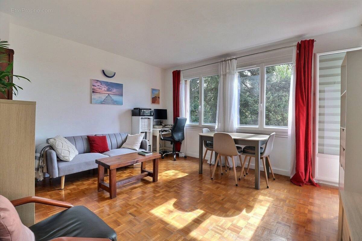 Appartement à BIEVRES