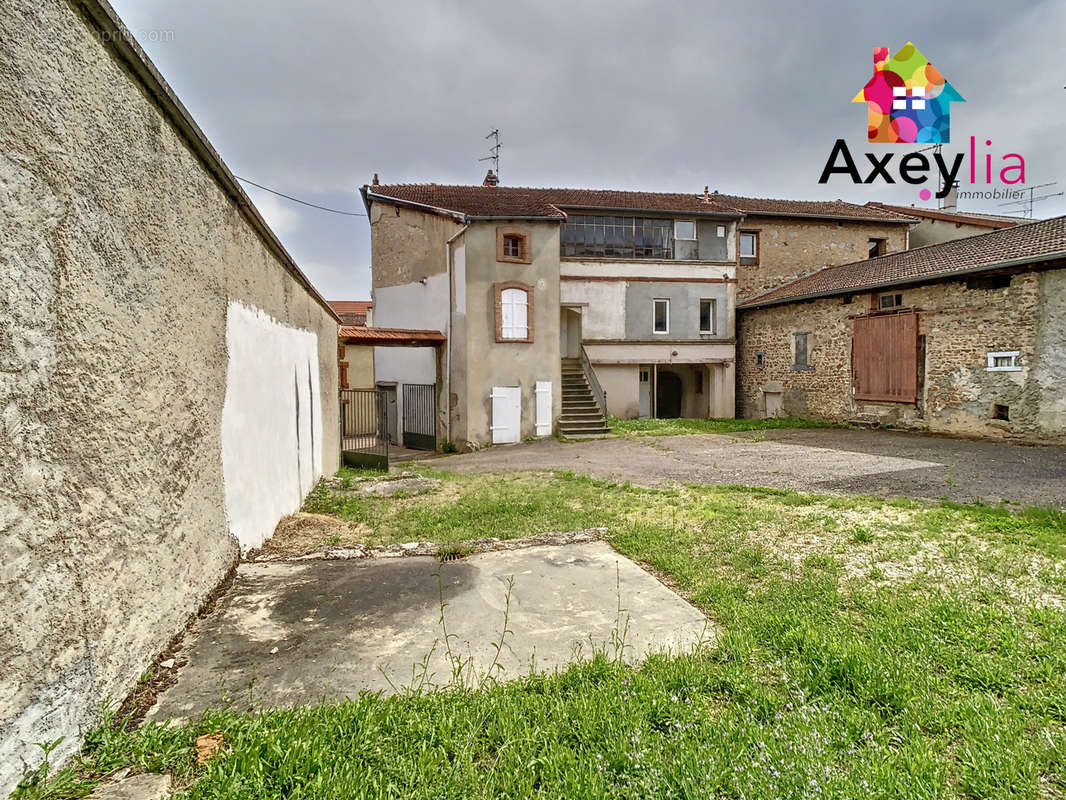 Appartement à RENAISON