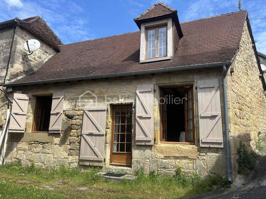 Maison à BADEFOLS-D&#039;ANS