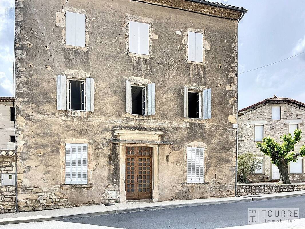 Maison à BARJAC