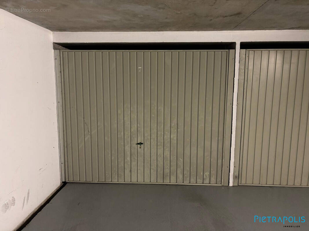 Parking à LYON-4E
