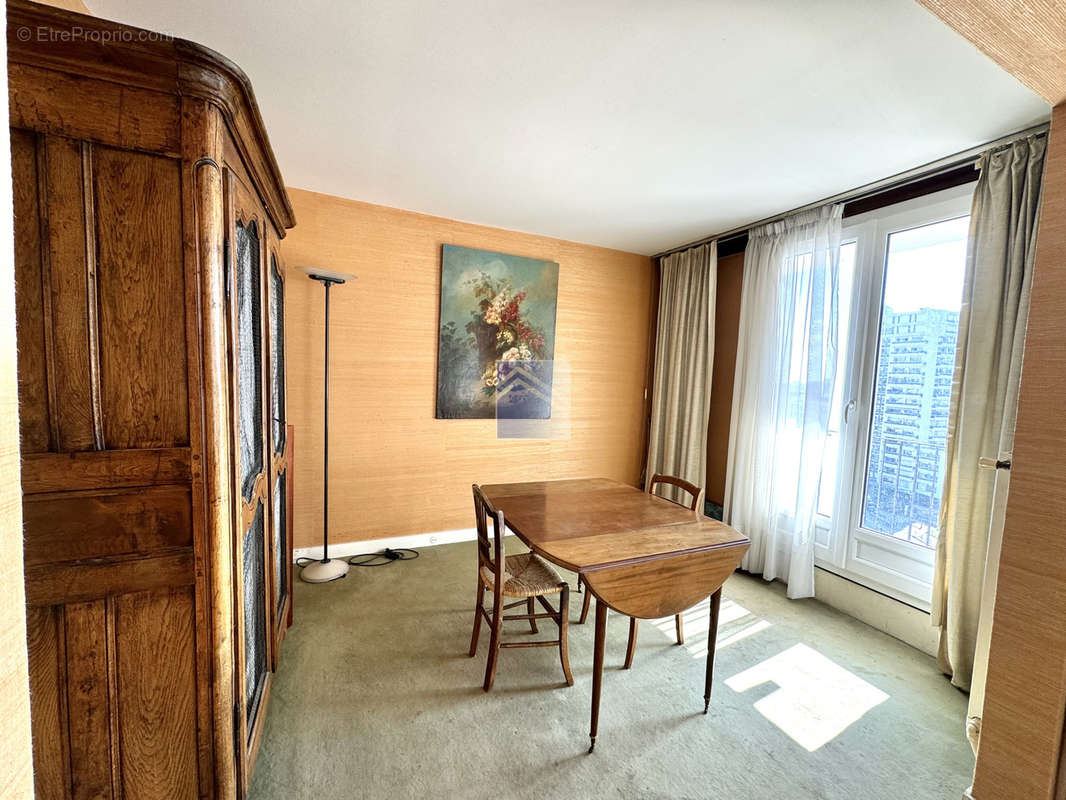 Appartement à COURBEVOIE