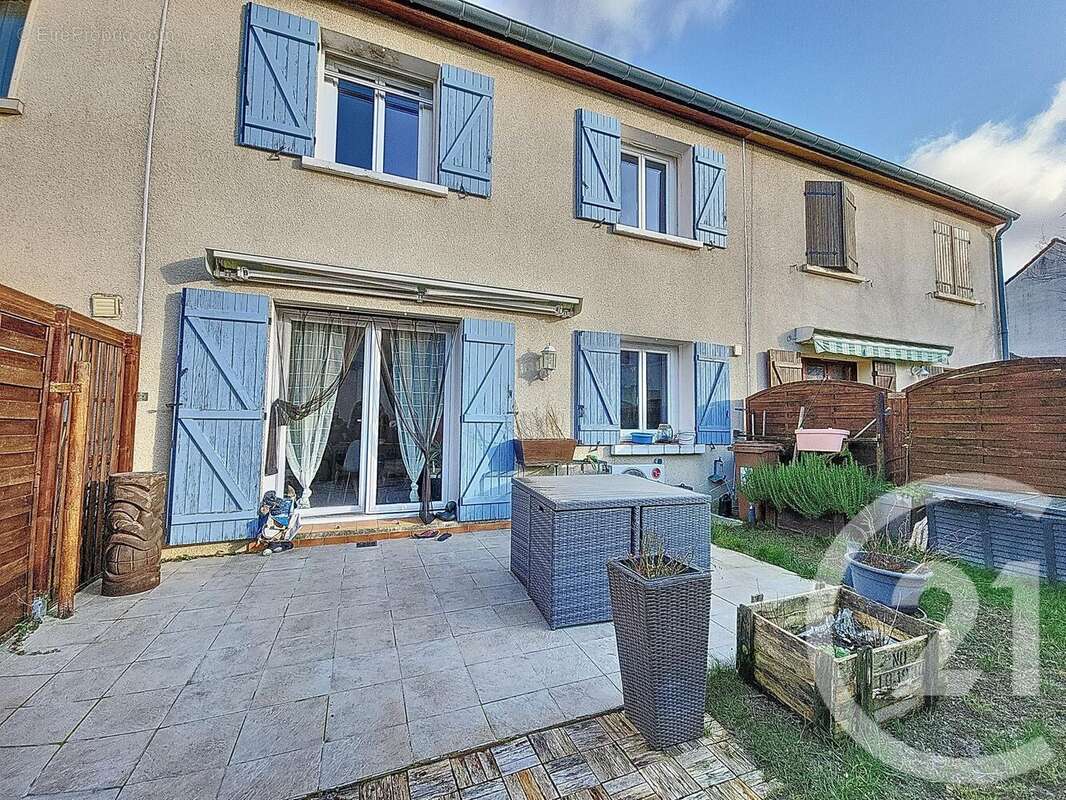 Maison à SAINTE-SAVINE