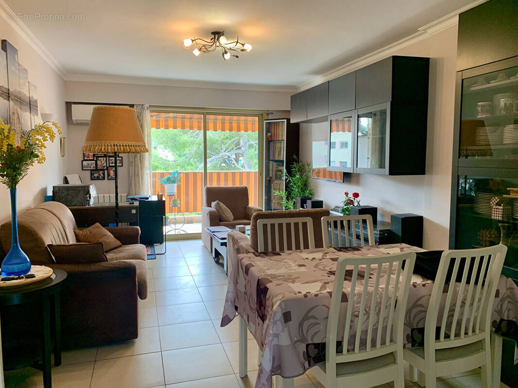 Appartement à LE CANNET