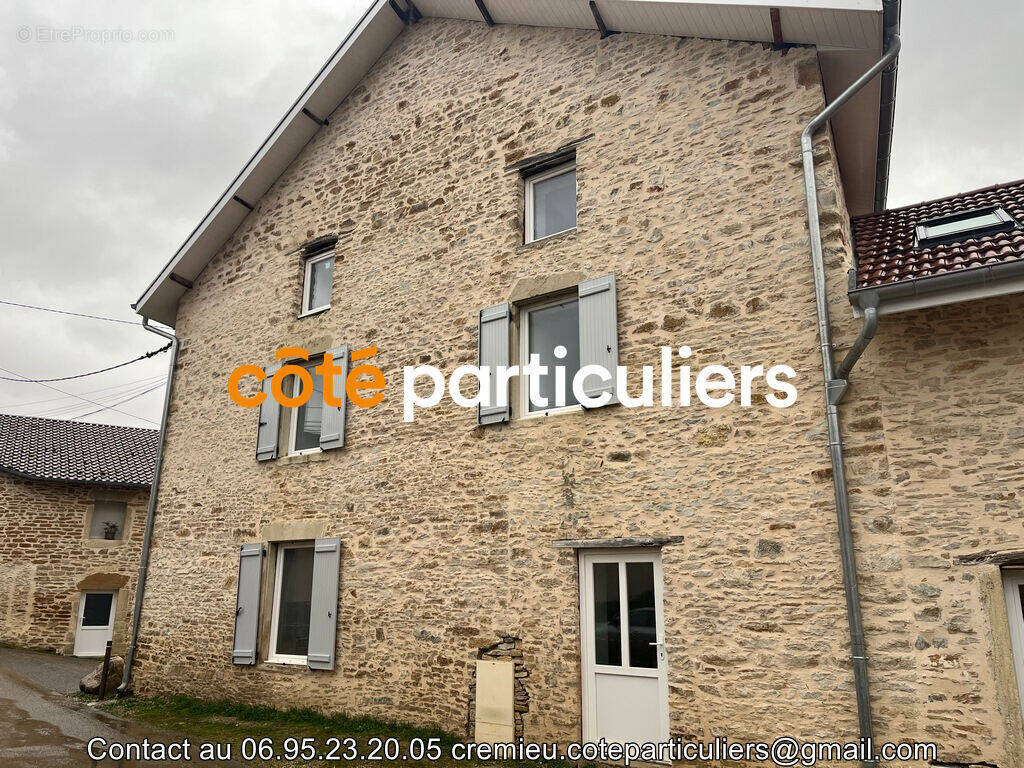 Appartement à CREMIEU