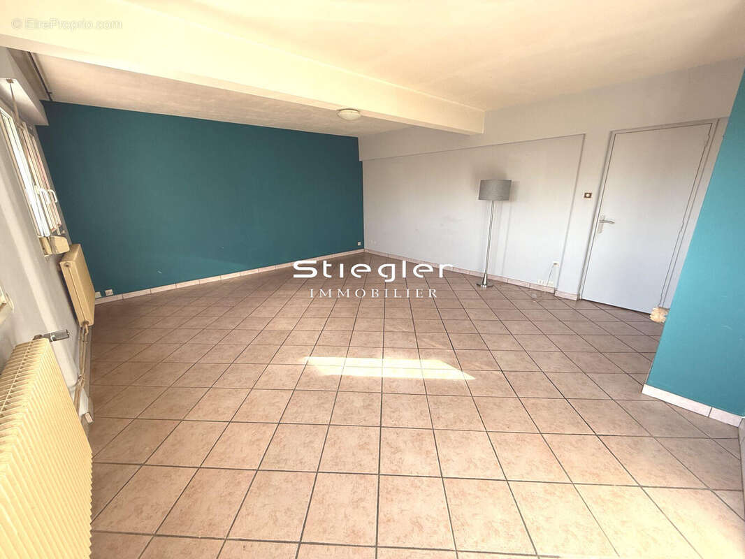 Salon-séjour - Appartement à ILLKIRCH-GRAFFENSTADEN