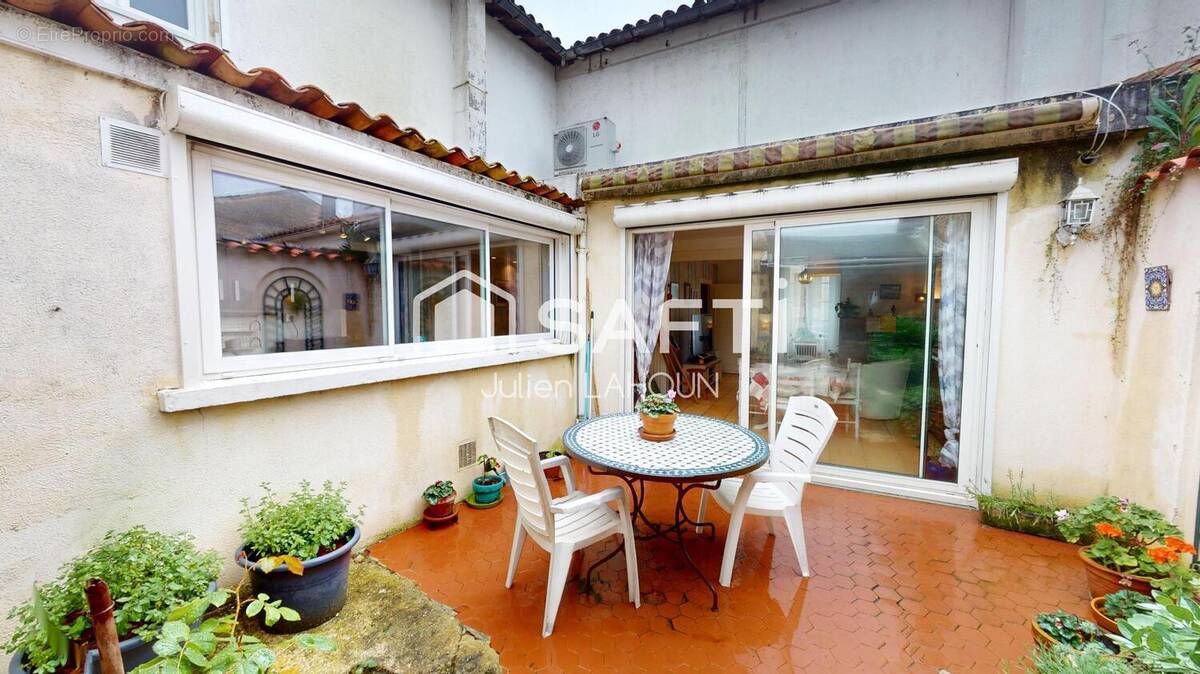 Photo 1 - Maison à COGNAC