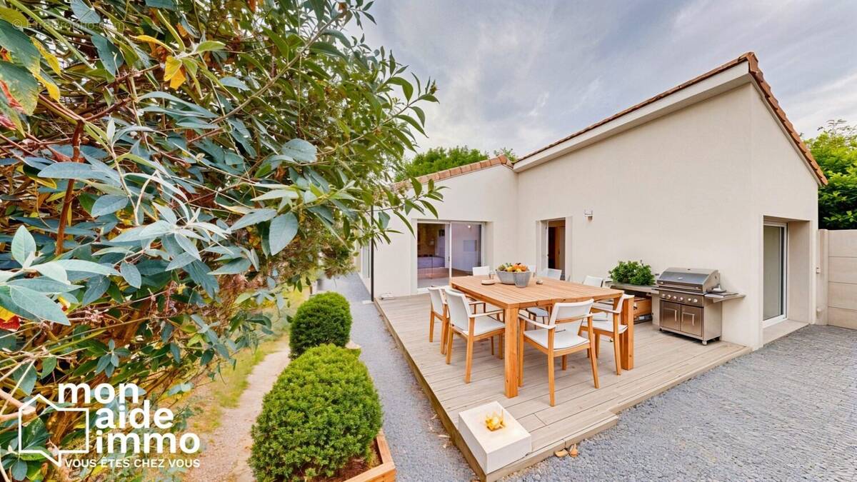 Maison à FARGUES-SAINT-HILAIRE