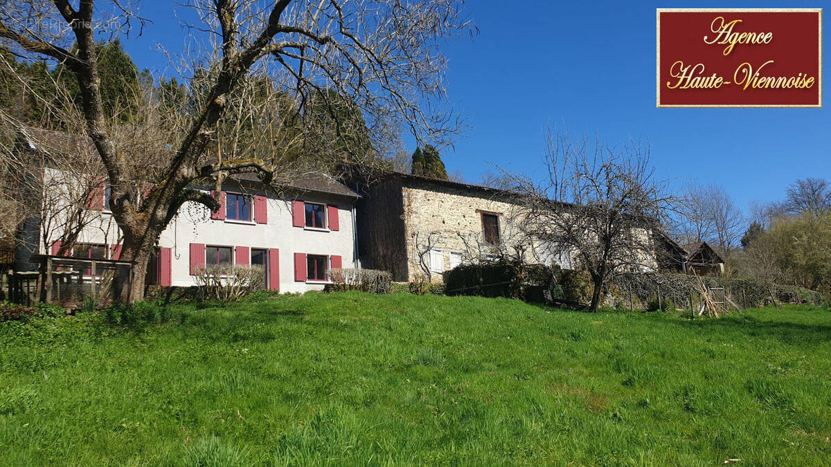 Maison à SAINT-LEONARD-DE-NOBLAT