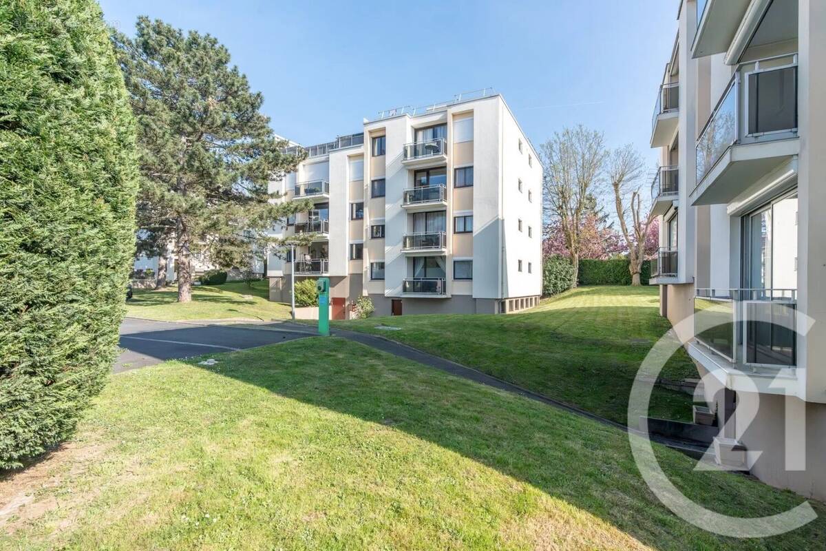 Appartement à LE PLESSIS-TREVISE