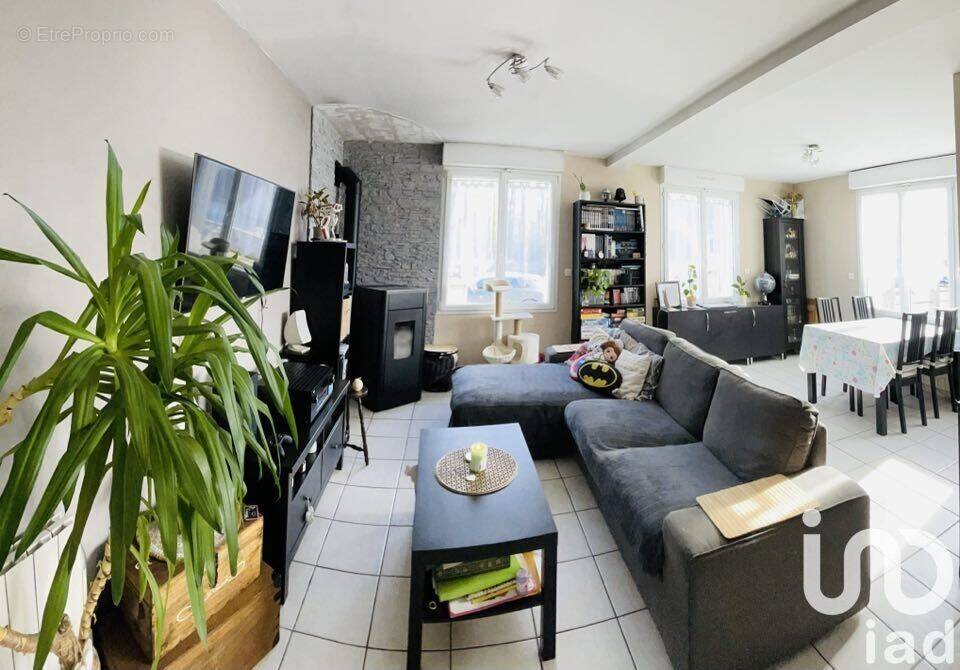 Photo 1 - Maison à ESTREES-SAINT-DENIS