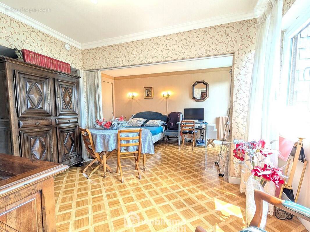 ...le salon ouvert... - Appartement à ANGERS