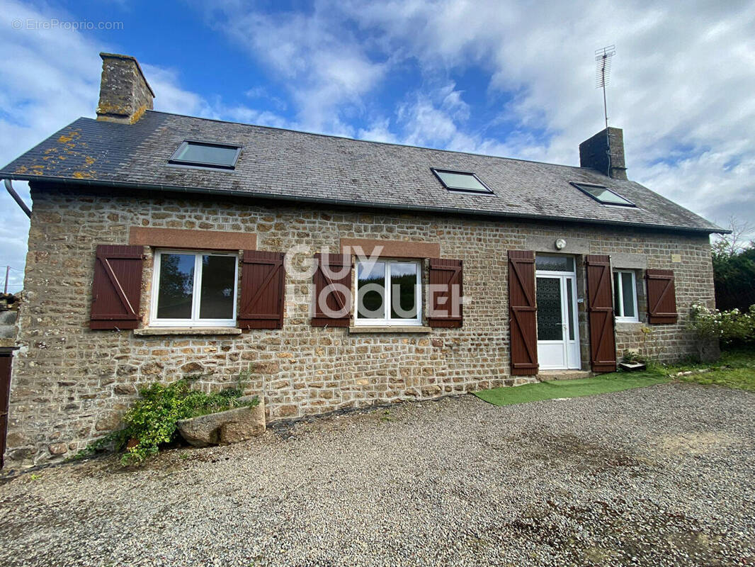 Maison à SAINT-HILAIRE-DU-HARCOUET