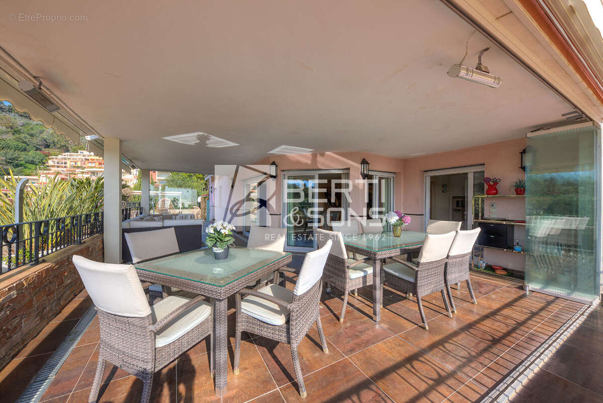 Appartement à MANDELIEU-LA-NAPOULE