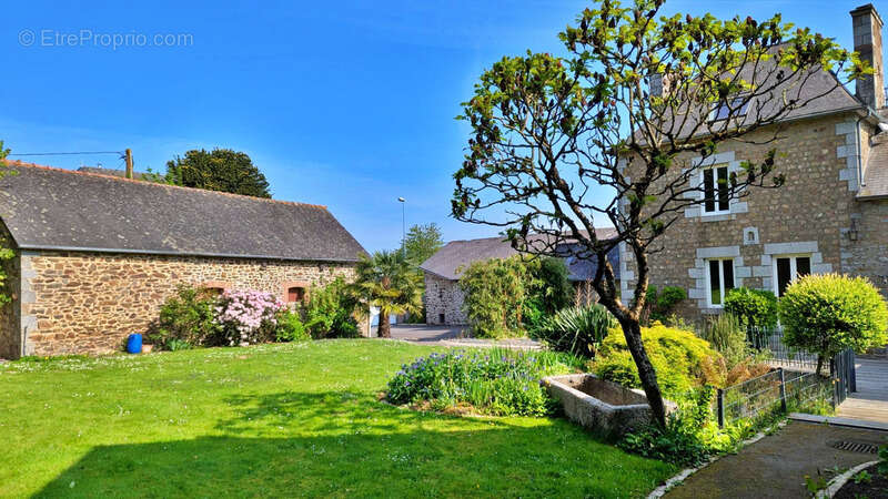 Maison à LECOUSSE