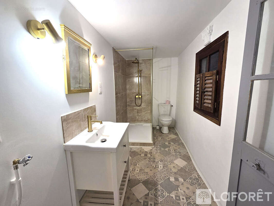 Appartement à COTIGNAC