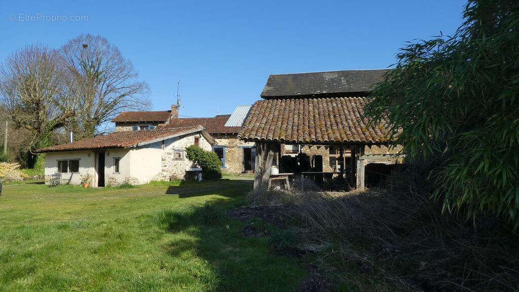 Maison à SAINT-BONNET-BRIANCE