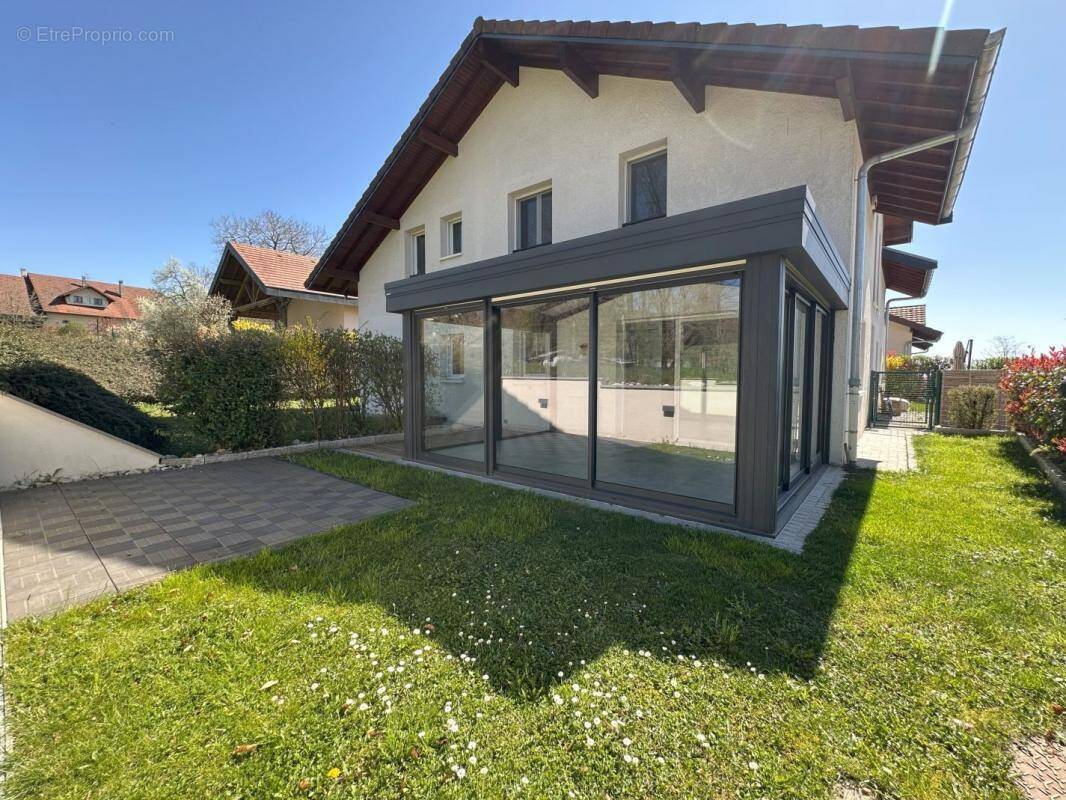 Appartement à SAINT-MARTIN-BELLEVUE