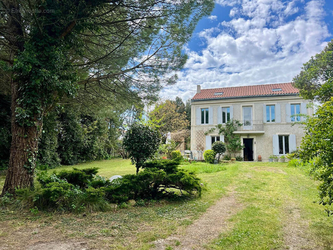 Maison à PORT-DES-BARQUES