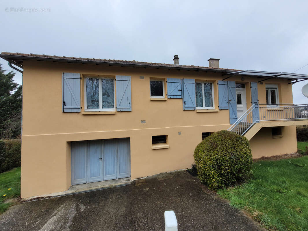 Maison à NOYANT-D&#039;ALLIER