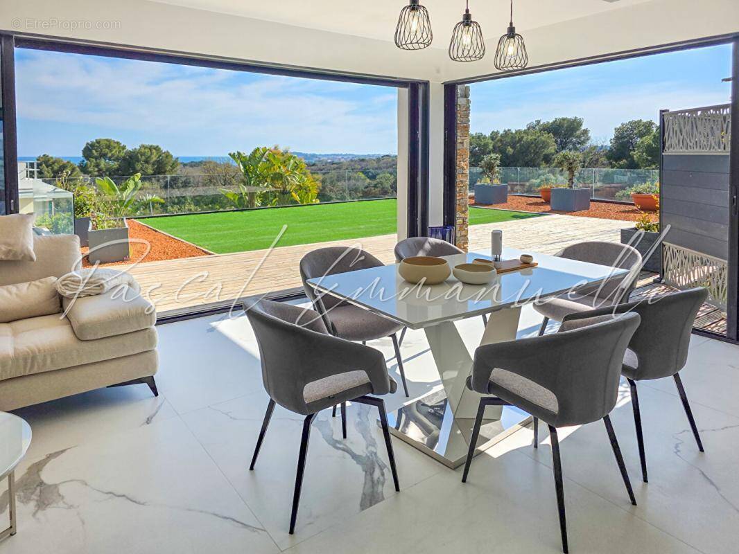 Appartement à VILLENEUVE-LOUBET
