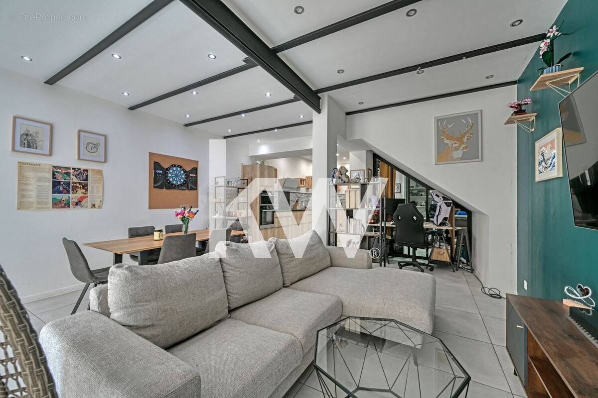 Appartement à VERGEZE