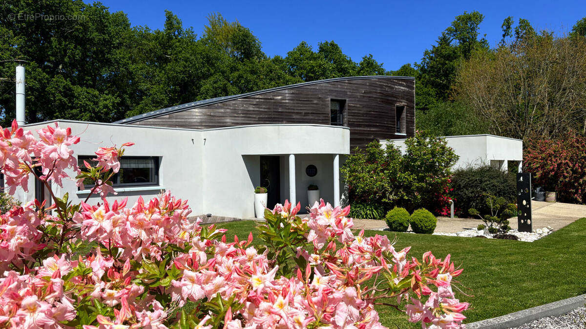 Maison à COMBRIT