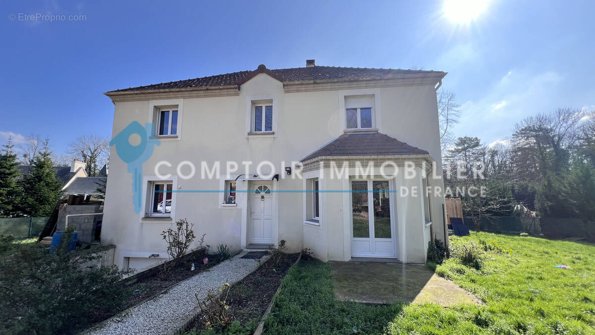 Maison à LA FERTE-ALAIS