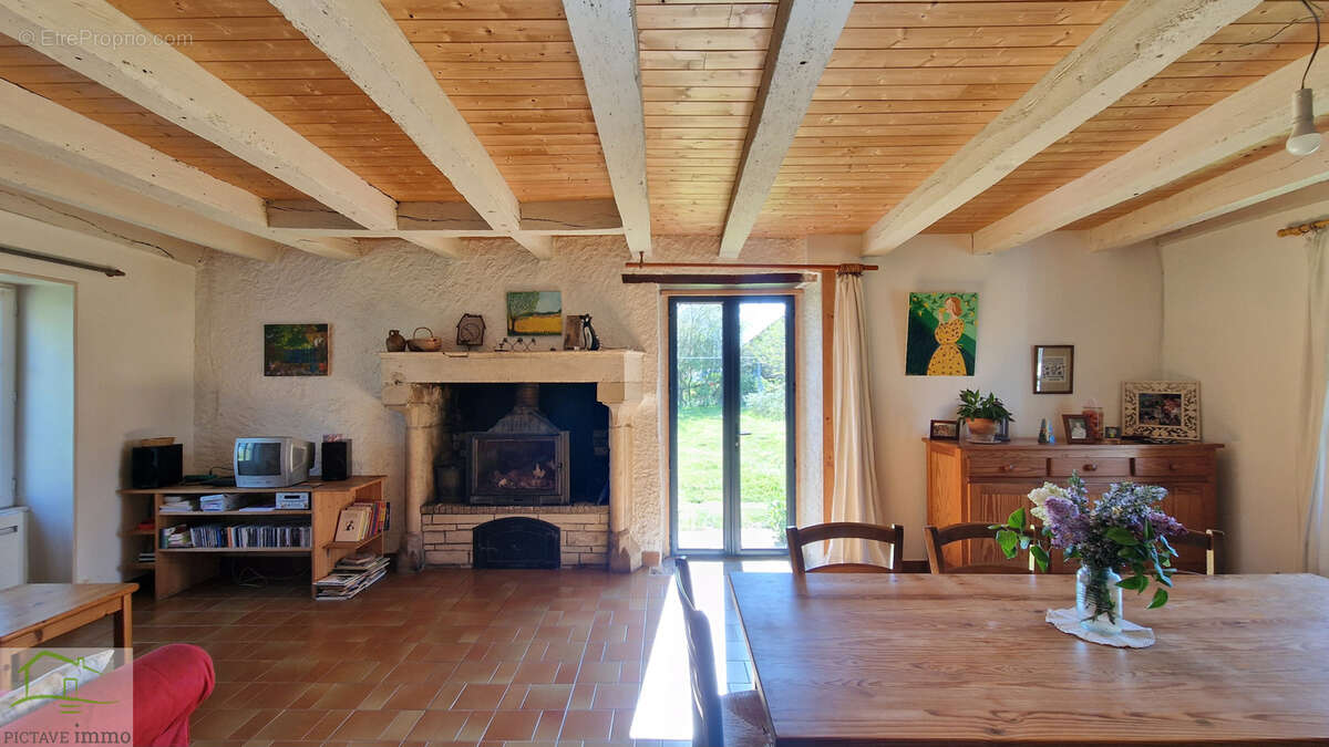 Maison à CELLE-LEVESCAULT