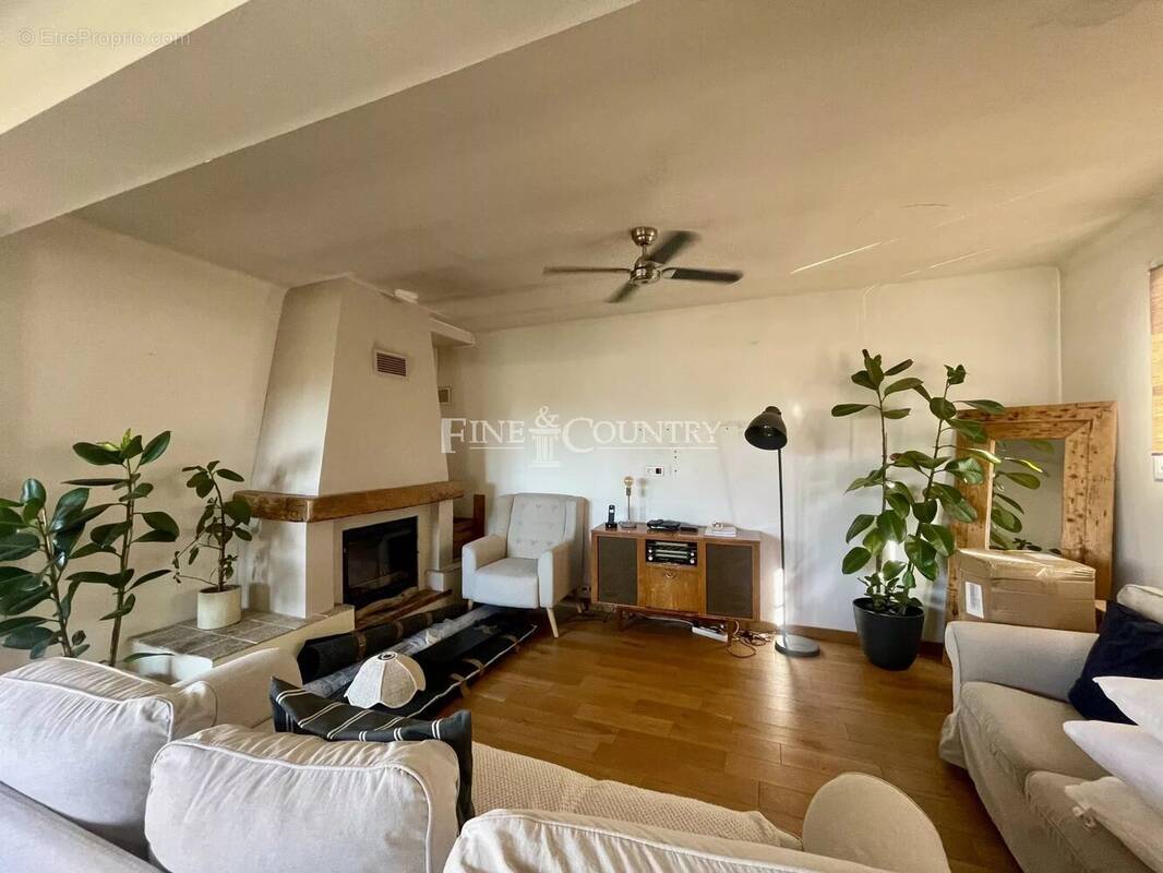 Appartement à LE ROURET