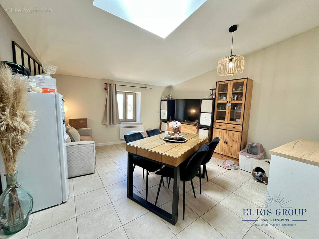 Appartement à ROUGIERS