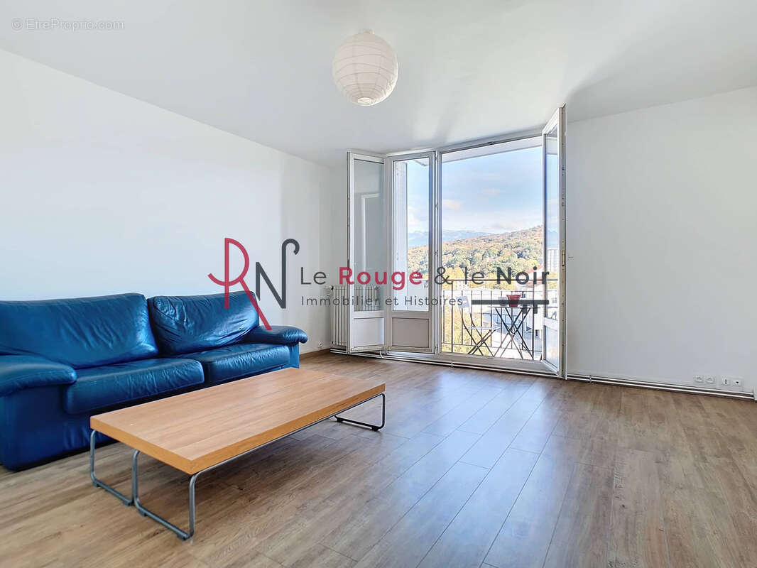 Appartement à LE PONT-DE-CLAIX