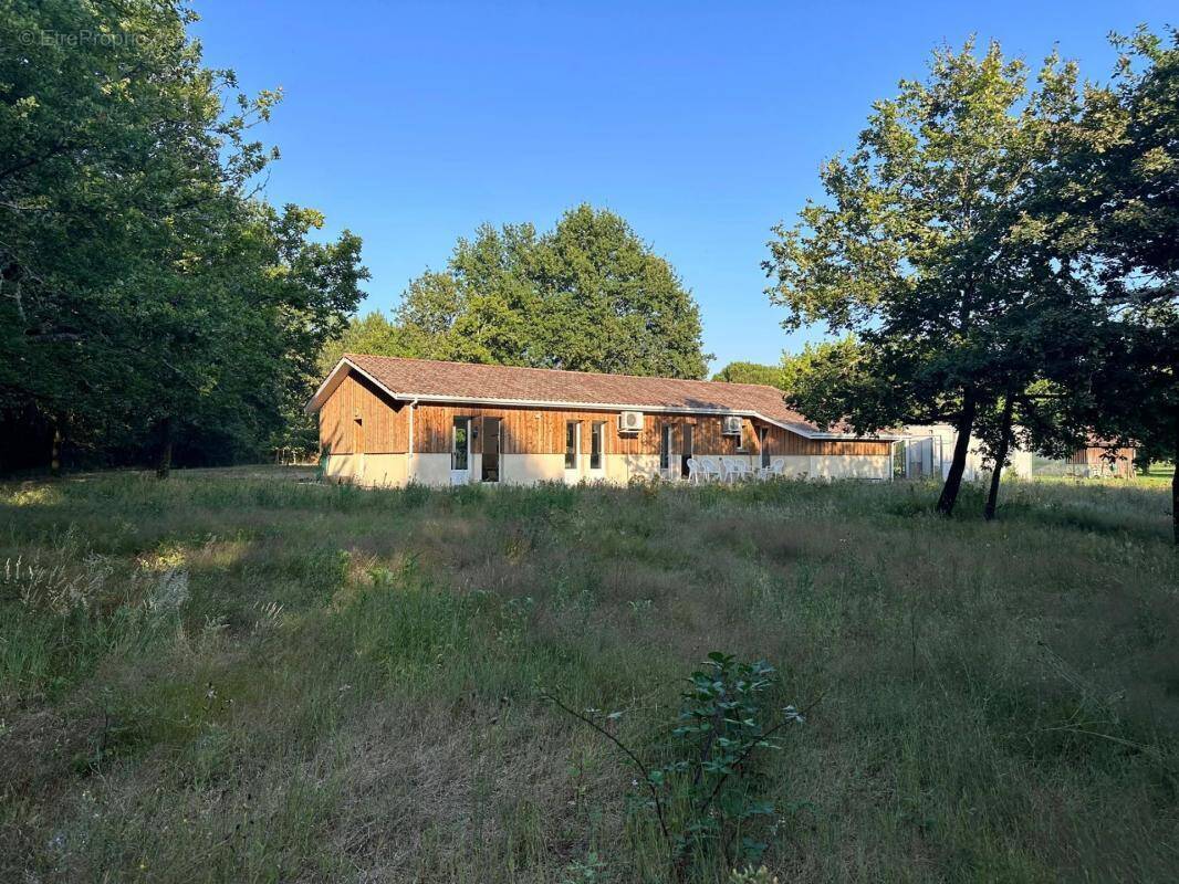 Maison à SALLES