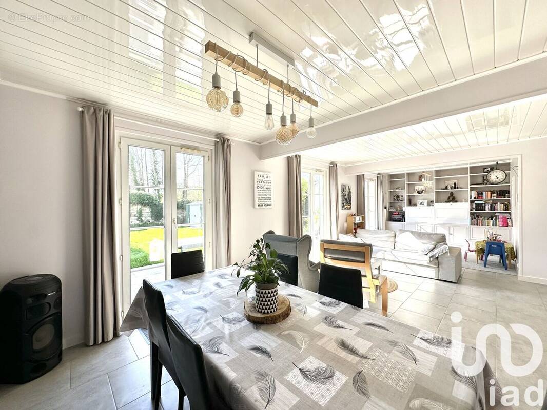 Photo 1 - Maison à VERT-SAINT-DENIS