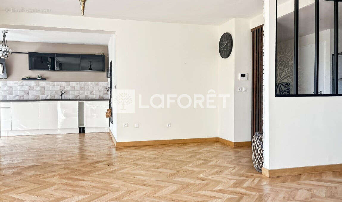 Appartement à JUVIGNAC